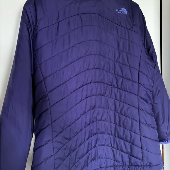 The North Face Women's Violet Reversible Puffer Jacket - Picture 10 of 16